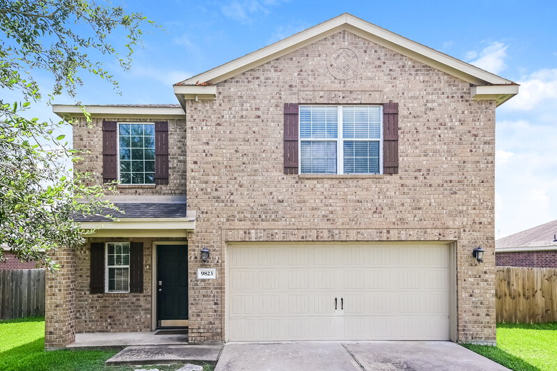 2,010/Mo, 9823 Garnet Springs Dr Rosharon, TX 77583 External View