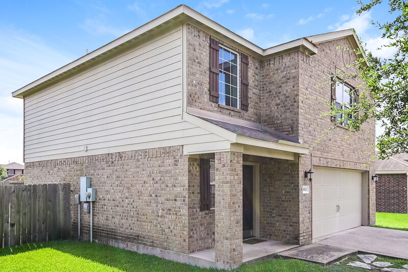 2,010/Mo, 9823 Garnet Springs Dr Rosharon, TX 77583 Front View