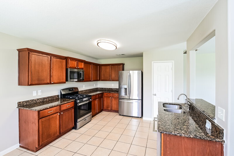 2,010/Mo, 9823 Garnet Springs Dr Rosharon, TX 77583 Kitchen View