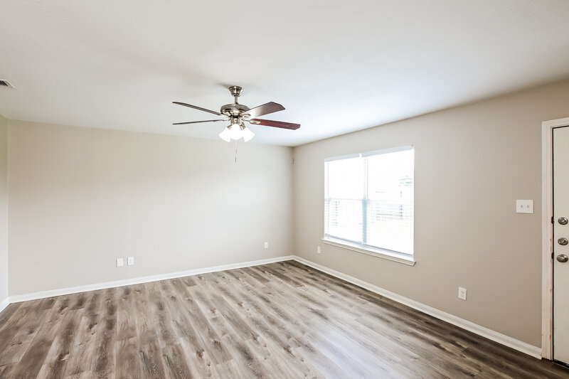 2,010/Mo, 9823 Garnet Springs Dr Rosharon, TX 77583 Main Bedroom View