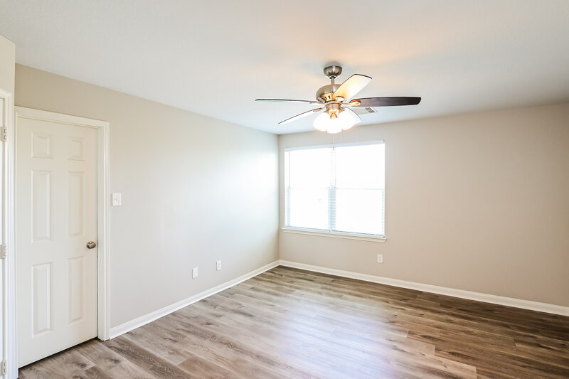 2,010/Mo, 9823 Garnet Springs Dr Rosharon, TX 77583 Main Bedroom View 2