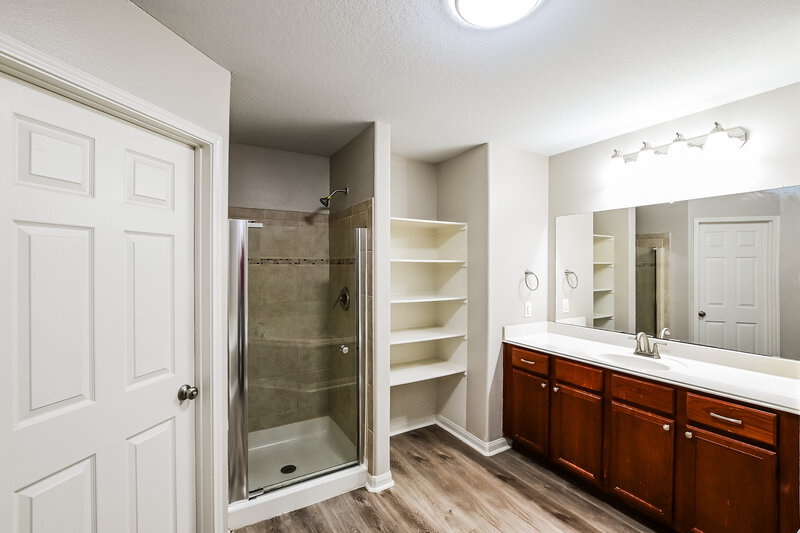 2,010/Mo, 9823 Garnet Springs Dr Rosharon, TX 77583 Bathroom View