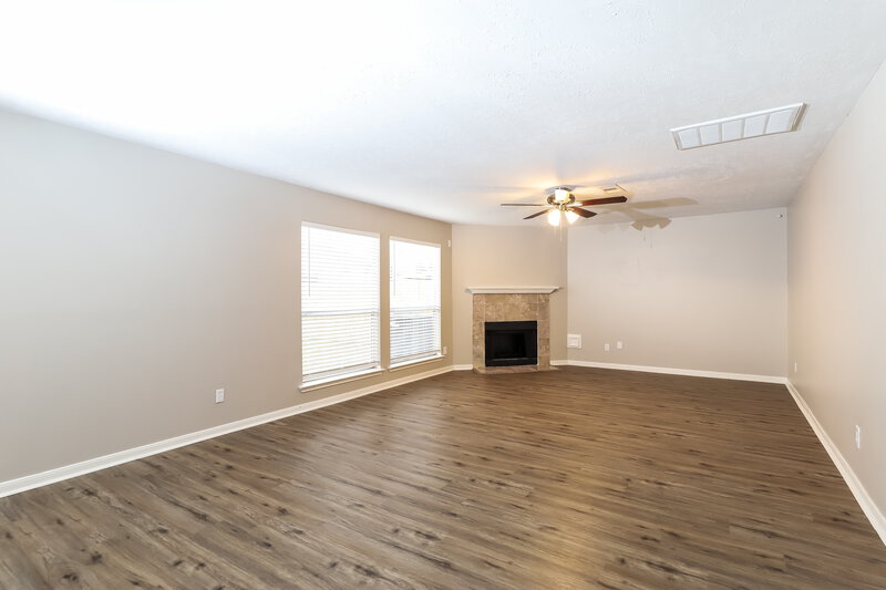 2,340/Mo, 4014 Eagle Bluff Ct Houston, TX 77082 Living Room View