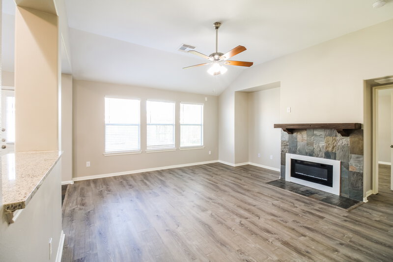2,510/Mo, 3322 Spindletop Ct Manvel, TX 77578 Living Room View