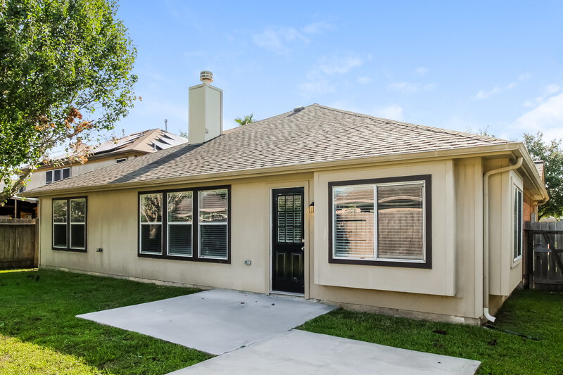 2,510/Mo, 3322 Spindletop Ct Manvel, TX 77578 Rear View