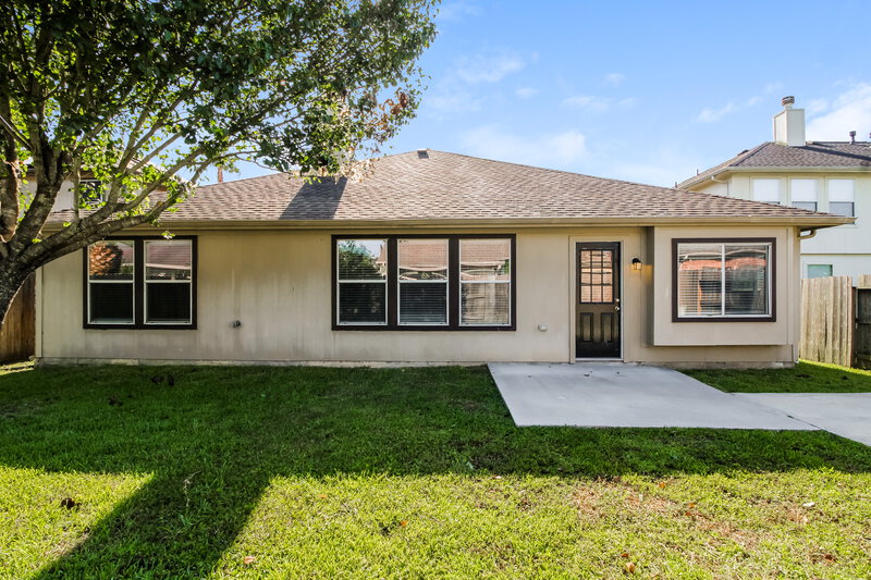 2,510/Mo, 3322 Spindletop Ct Manvel, TX 77578 Rear View 2
