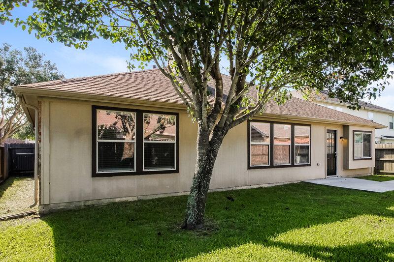 2,510/Mo, 3322 Spindletop Ct Manvel, TX 77578 Rear View 3