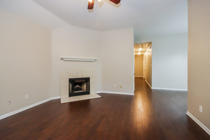 1,780/Mo, 11214 Glenforest Dr Montgomery, TX 77356 Living Room View