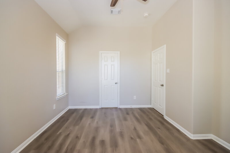 1,780/Mo, 11214 Glenforest Dr Montgomery, TX 77356 Main Bedroom View 4