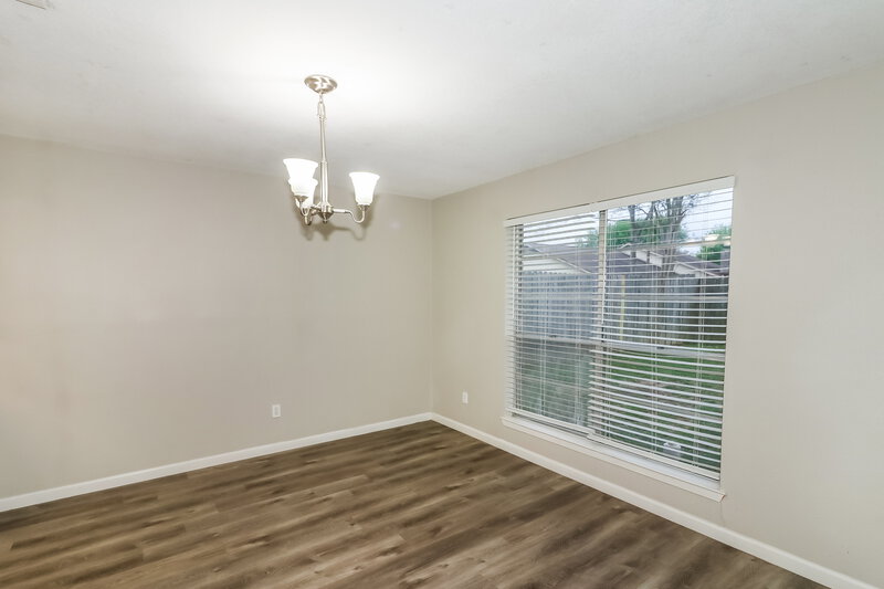 1,825/Mo, 16311 Alametos Dr Houston, TX 77083 Dining Room View