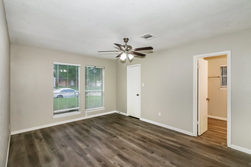 1,825/Mo, 16311 Alametos Dr Houston, TX 77083 Main Bedroom View