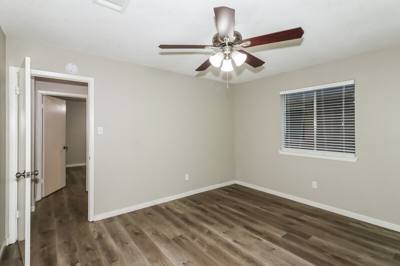 1,825/Mo, 16311 Alametos Dr Houston, TX 77083 Bedroom View