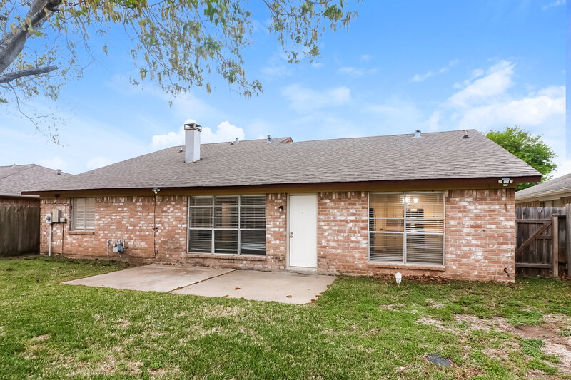 1,825/Mo, 16311 Alametos Dr Houston, TX 77083 Rear View