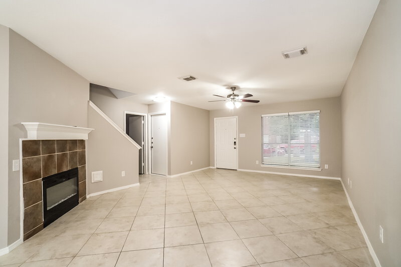 2,090/Mo, 6507 Briargate Trl Missouri City, TX 77489 Living Room View