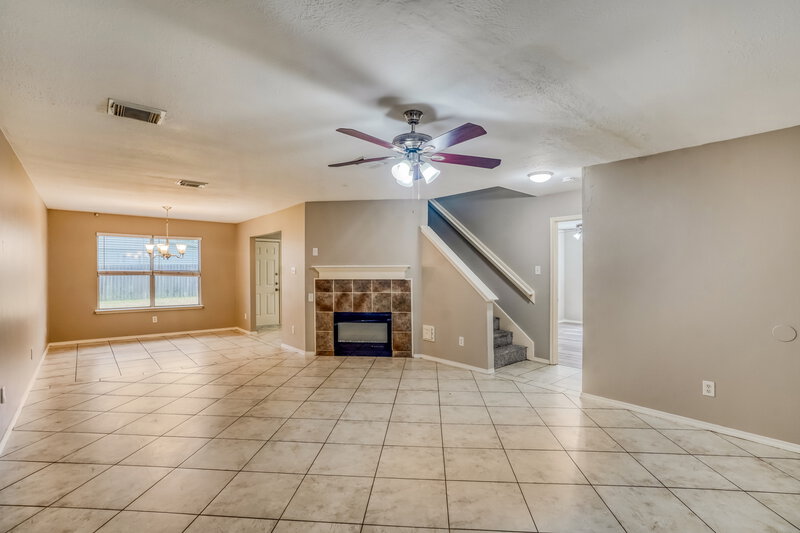 2,045/Mo, 6507 Briargate Trl Missouri City, TX 77489 Living Room View