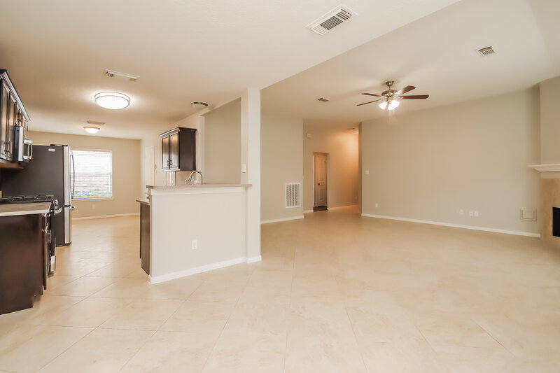 1,805/Mo, 6614 High Stone Ln Katy, TX 77449 Living Room View 2
