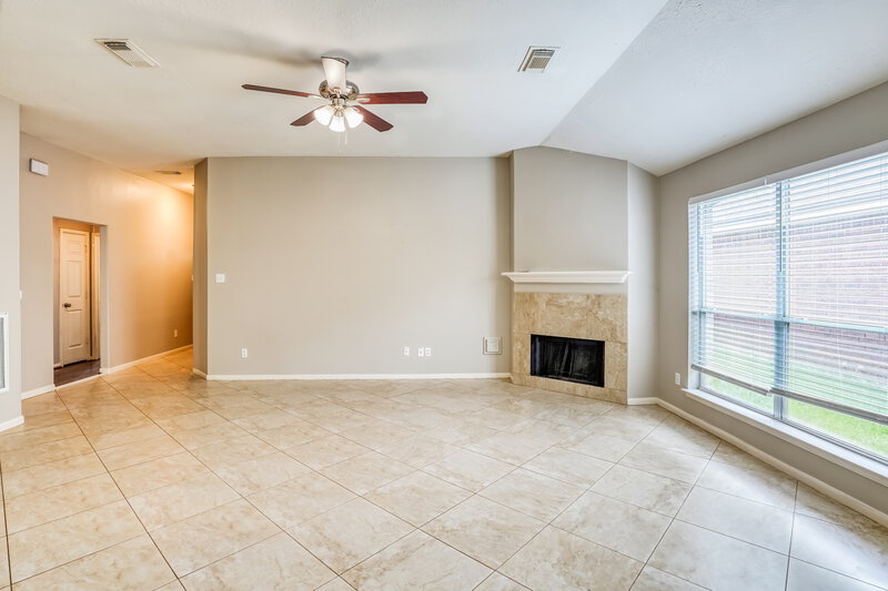 1,820/Mo, 6614 High Stone Ln Katy, TX 77449 Living Room View 2