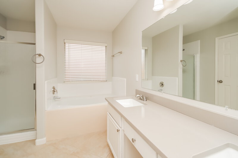 1,805/Mo, 6614 High Stone Ln Katy, TX 77449 Main Bathroom View