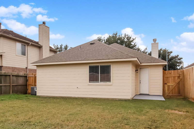 1,805/Mo, 6614 High Stone Ln Katy, TX 77449 Rear View