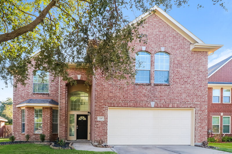 2,450/Mo, 210 Cedar Point Dr League City, TX 77573 External View