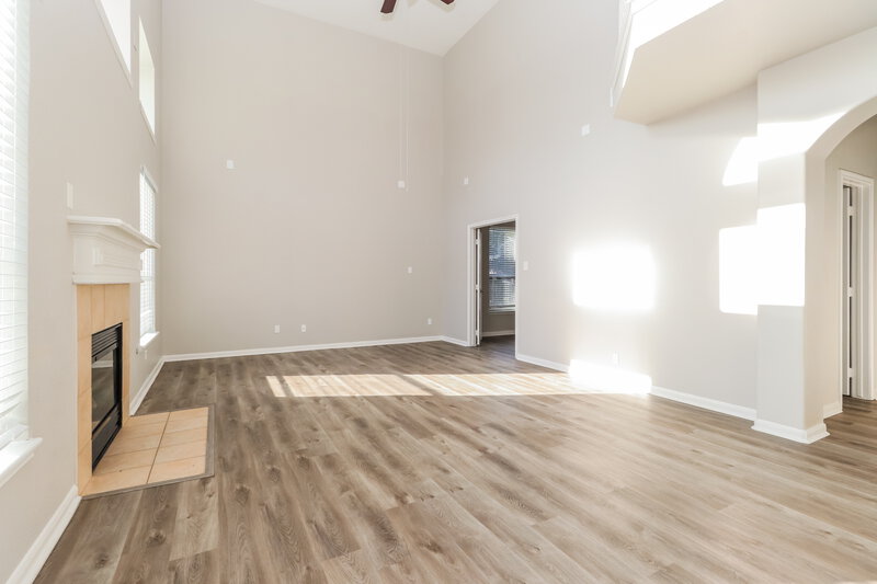 2,450/Mo, 210 Cedar Point Dr League City, TX 77573 Living Room View