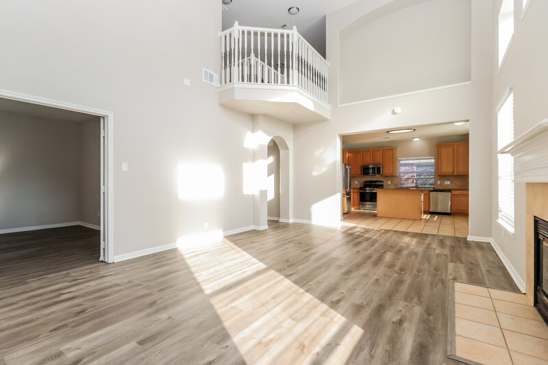 2,450/Mo, 210 Cedar Point Dr League City, TX 77573 Living Room View 3