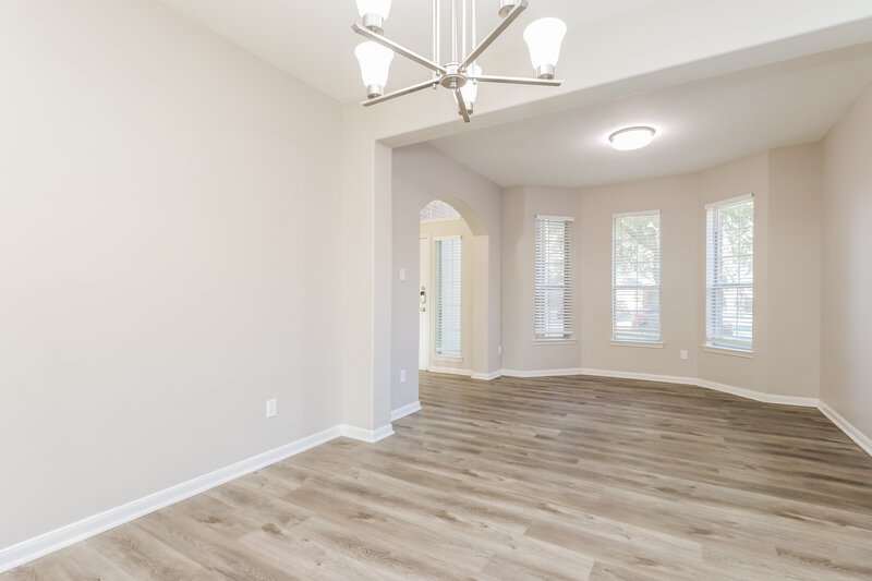 2,450/Mo, 210 Cedar Point Dr League City, TX 77573 Dining Room View