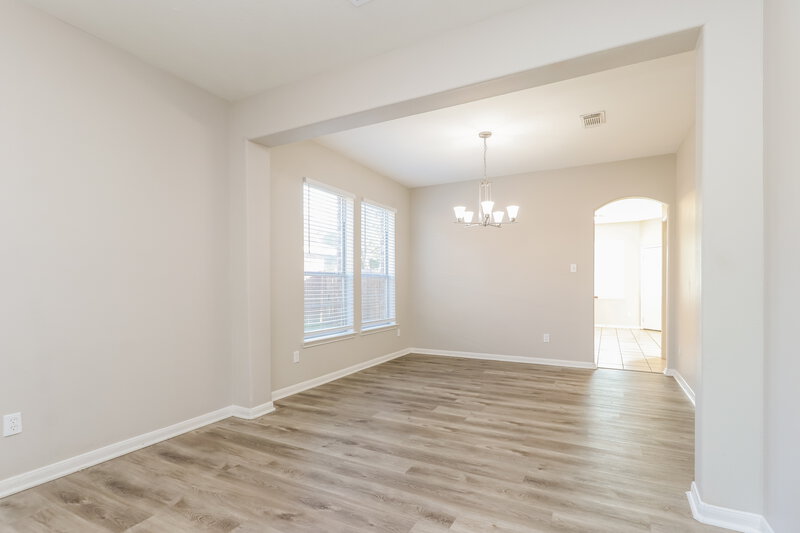 2,450/Mo, 210 Cedar Point Dr League City, TX 77573 Family Room View