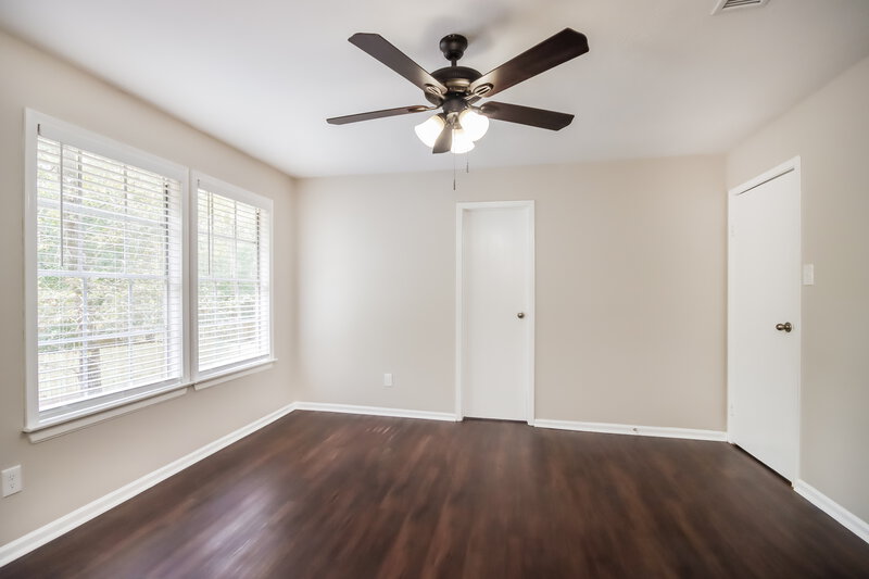 2,130/Mo, 41 N Cypress Pine Dr The Woodlands, TX 77381 Bedroom View