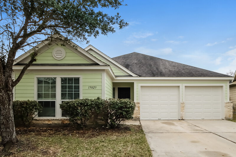 2,050/Mo, 15823 Scenic Water Dr Houston, TX 77044 External View
