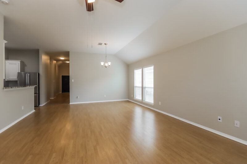 2,050/Mo, 15823 Scenic Water Dr Houston, TX 77044 Dining Room View