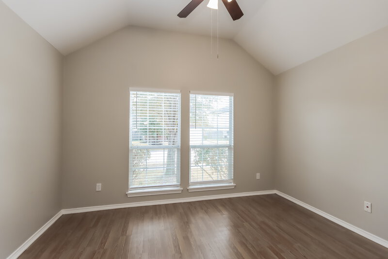 2,050/Mo, 15823 Scenic Water Dr Houston, TX 77044 Bedroom View 3