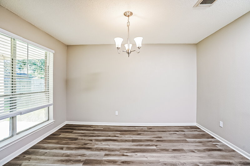 2,200/Mo, 3909 Spring Meadow Dr Pearland, TX 77584 Dining Room View