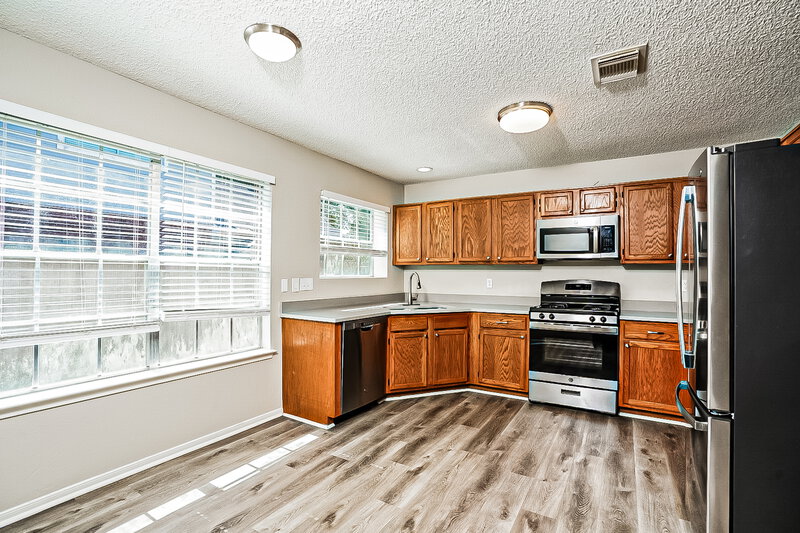 2,200/Mo, 3909 Spring Meadow Dr Pearland, TX 77584 Kitchen View