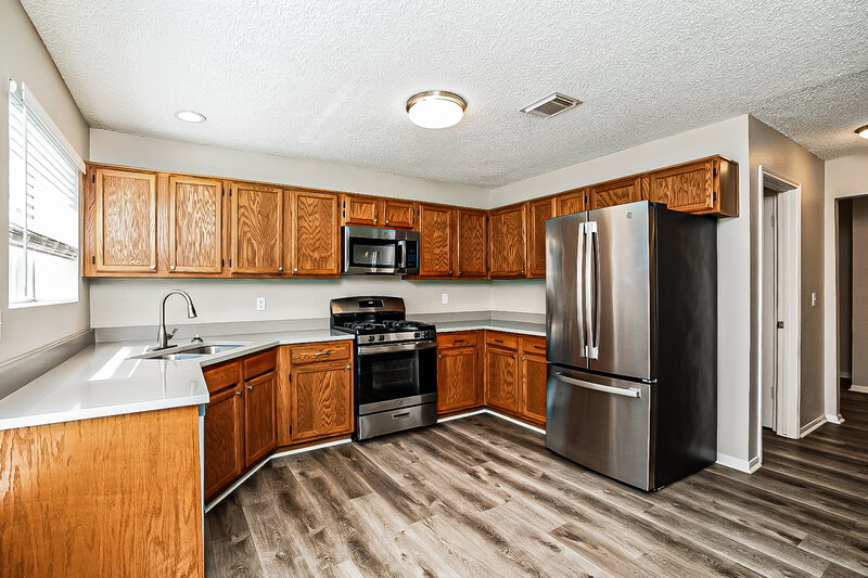 2,200/Mo, 3909 Spring Meadow Dr Pearland, TX 77584 Kitchen View 2