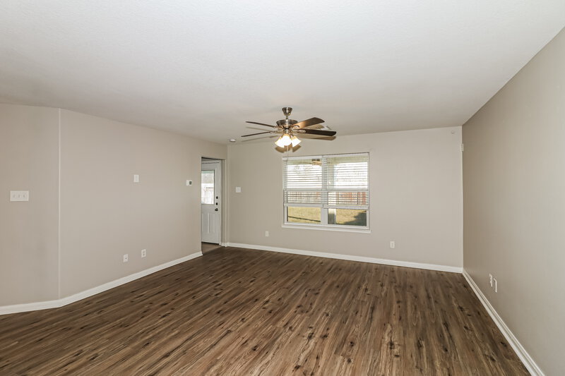1,830/Mo, 2131 Golden Topaz Dr Rosharon, TX 77583 Living Room View