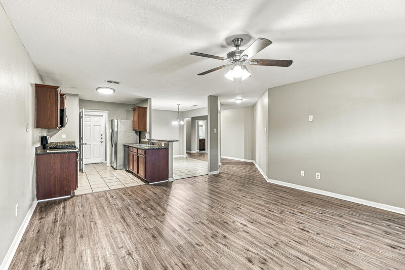 1,830/Mo, 2131 Golden Topaz Dr Rosharon, TX 77583 Living Room View 2