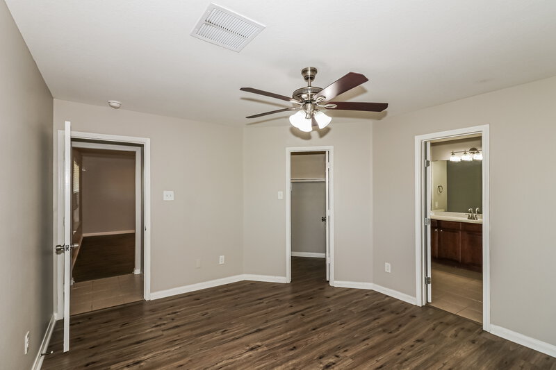 1,830/Mo, 2131 Golden Topaz Dr Rosharon, TX 77583 Main Bedroom View