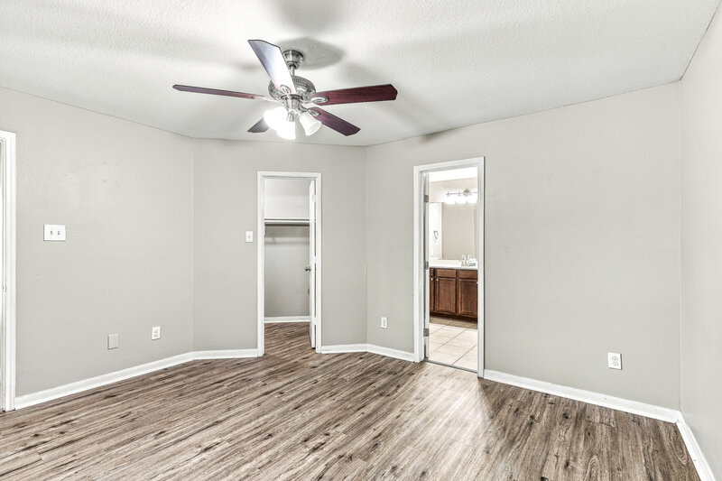 1,830/Mo, 2131 Golden Topaz Dr Rosharon, TX 77583 Primary Bedroom View