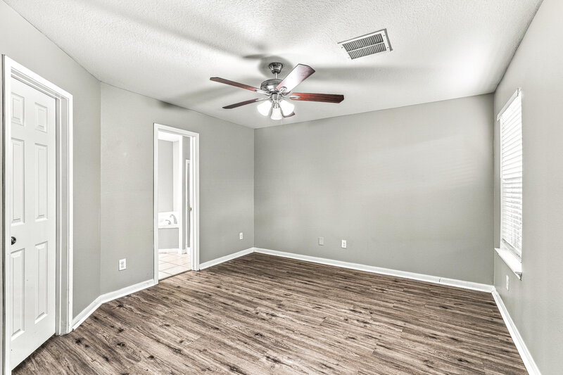 1,830/Mo, 2131 Golden Topaz Dr Rosharon, TX 77583 Primary Bedroom View 2