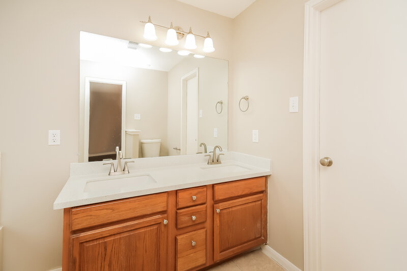2,230/Mo, 20922 Roxette Ct Humble, TX 77338 Main Bathroom View 2
