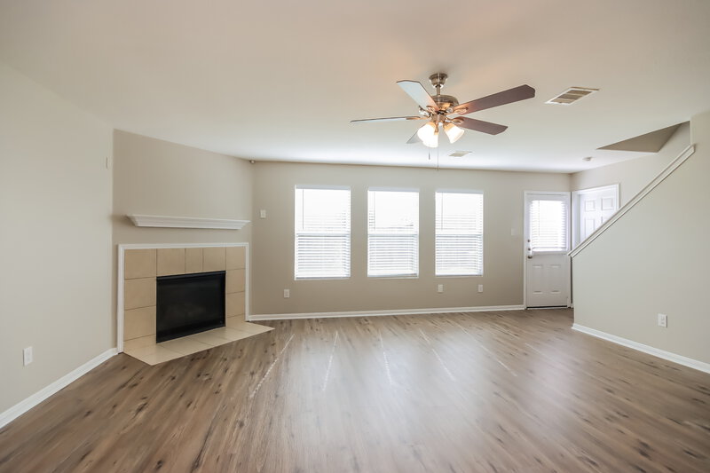 2,475/Mo, 5046 Blue Spruce Hill St Humble, TX 77346 Living Room View