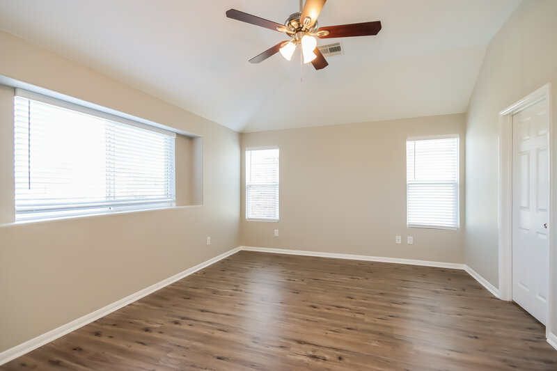 2,475/Mo, 5046 Blue Spruce Hill St Humble, TX 77346 Main Bedroom View 2