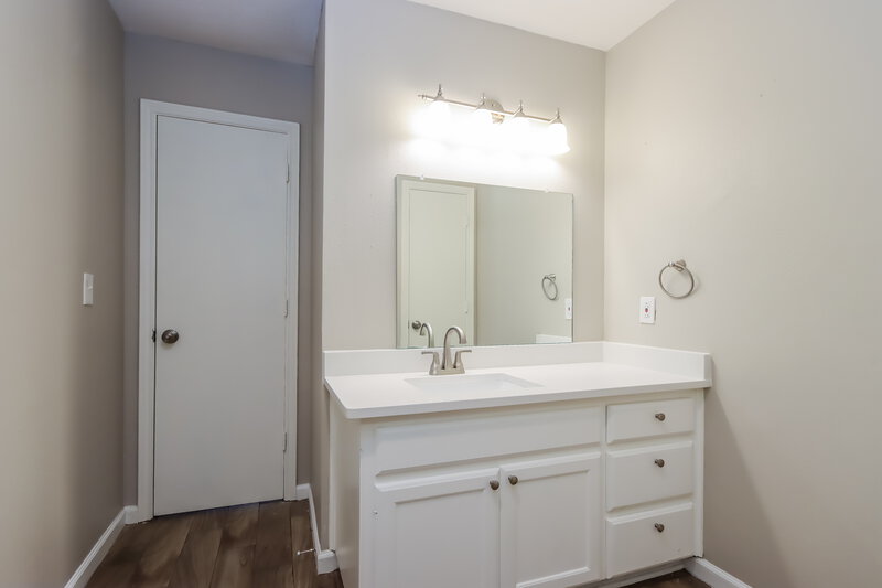 1,910/Mo, 1 Regency Ct Conroe, TX 77304 Bathroom View