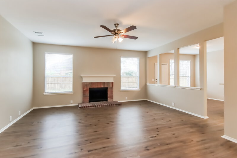 2,800/Mo, 19121 Summer Anne Dr Humble, TX 77346 Living Room View