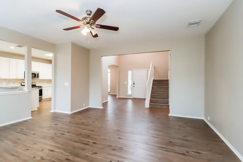2,800/Mo, 19121 Summer Anne Dr Humble, TX 77346 Living Room View 2