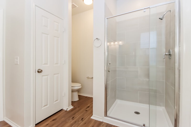 2,800/Mo, 19121 Summer Anne Dr Humble, TX 77346 Bathroom View
