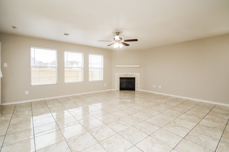 1,950/Mo, 10911 Maple Bough Ln Houston, TX 77067 Living Room View 2