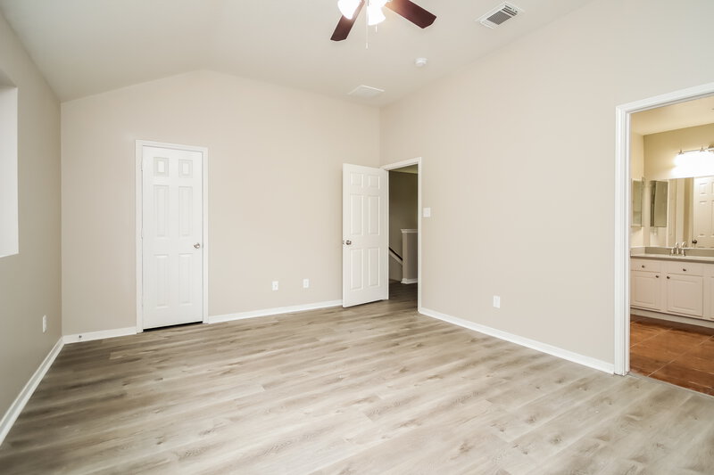 1,950/Mo, 10911 Maple Bough Ln Houston, TX 77067 Main Bedroom View 2