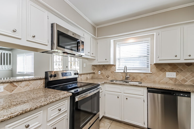 2,145/Mo, 10015 Waving Fields Dr Houston, TX 77064 Kitchen View 2